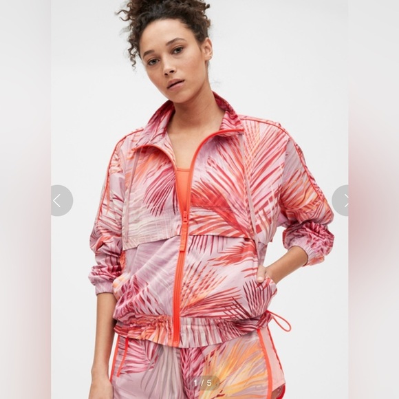 *GAP FIT Lightweight Windbreaker Jacket - Pink Coral Palm Print - Women’s Size M - Picture 1 of 7